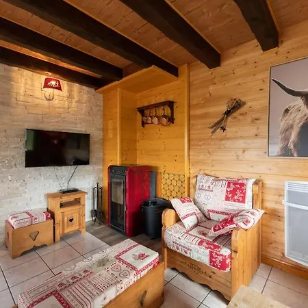 Chalet Avec Sauna, Magnifique Vue Et A 400m Des Pistes Dağ evi *